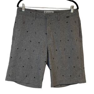 Travis Mathew Shorts Men's Size 32 Prestige Lifestyle Performance
Parrot Design
